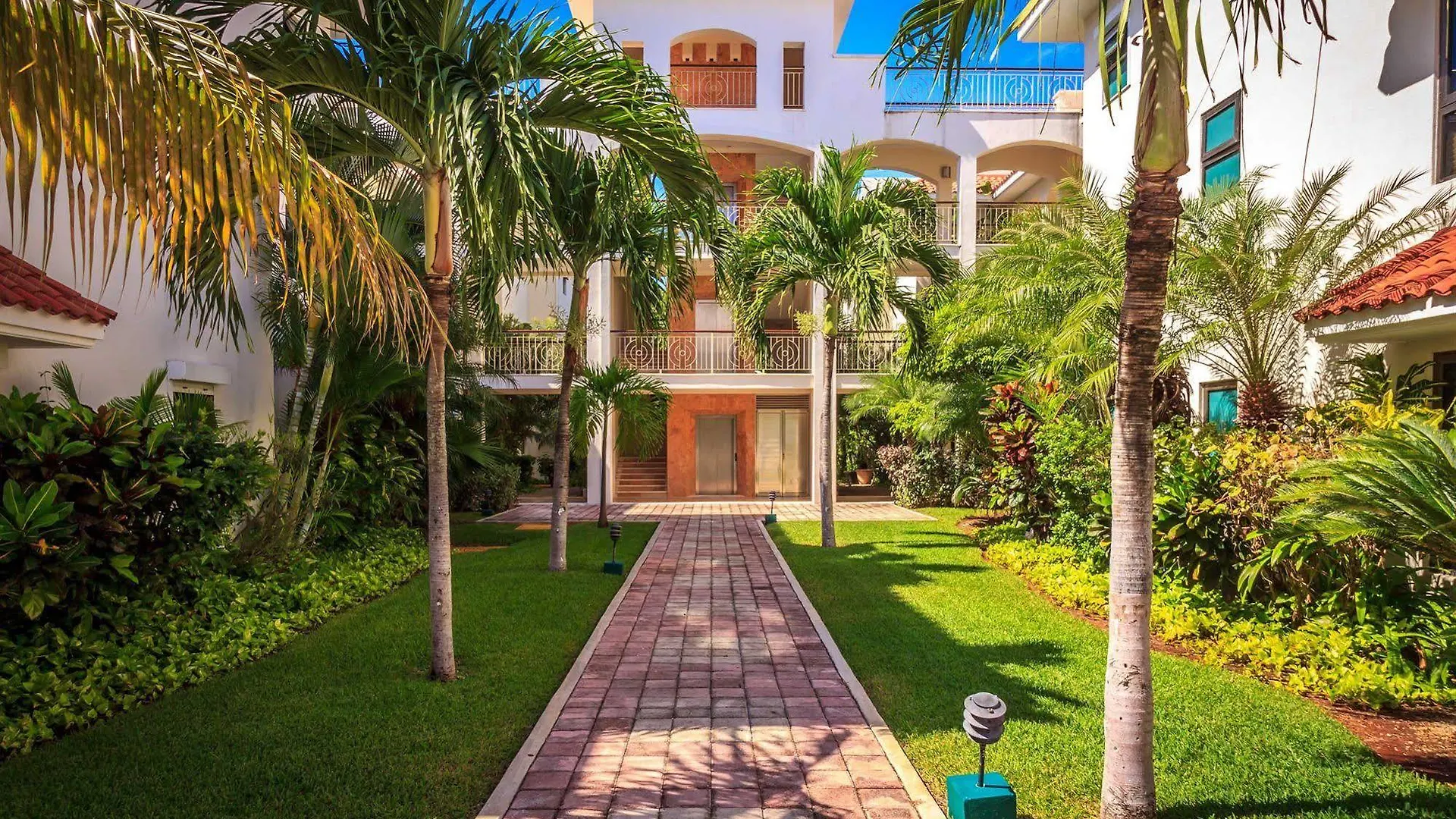 Paseo Del Sol Playacar联系方式